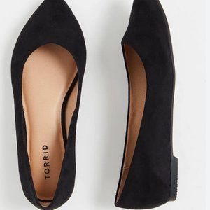 NWT Torrid Size 9 Black Faux Suede Pointy Toe Flat (WW)